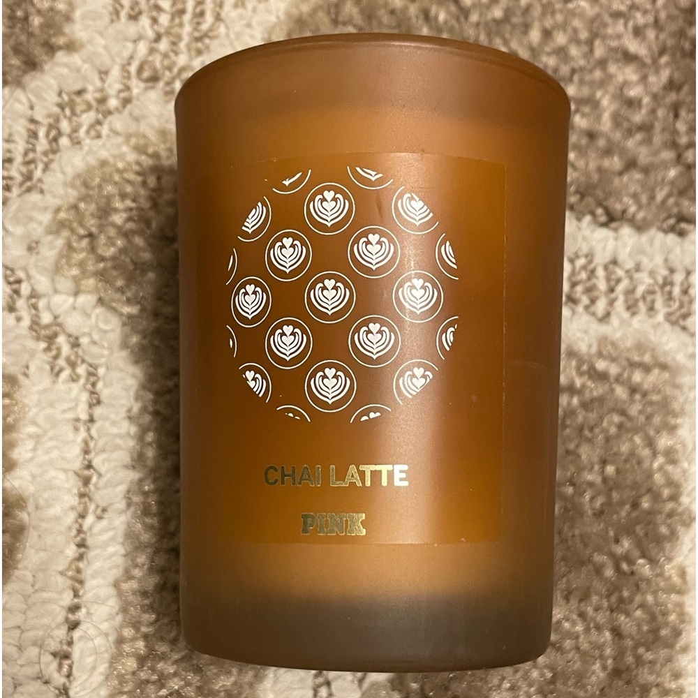 Victoria's Secret Pink Chai Latte Single
Wick Scented Candle 6.3 oz New